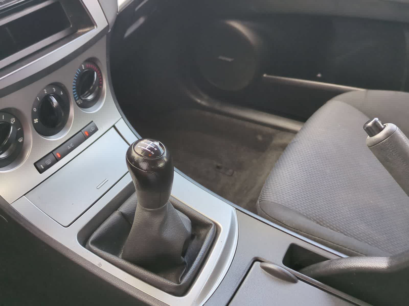 2011 Mazda MAZDA3 i Touring - Photo 31