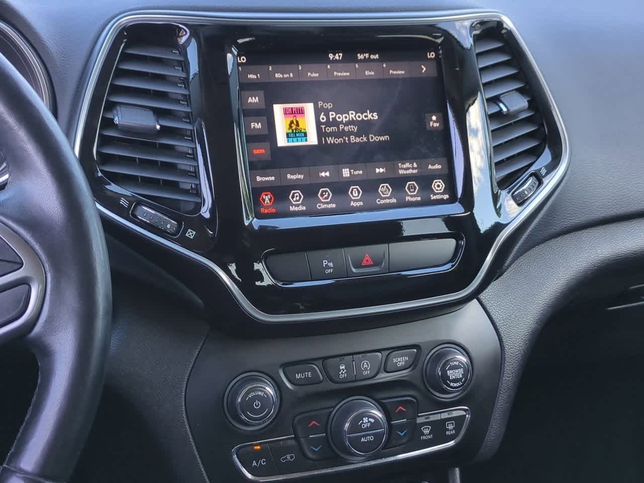 Thumbnail: 2019 Jeep Cherokee - 26