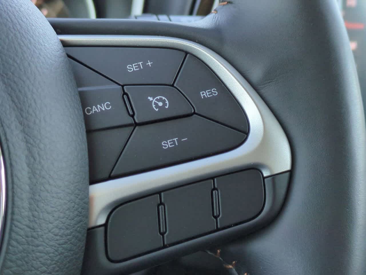 Thumbnail: 2018 Jeep Compass - 21