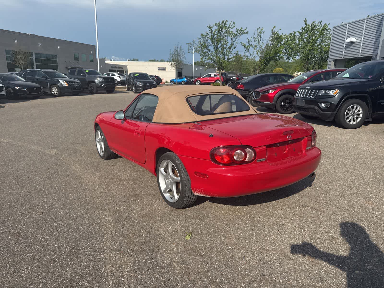 Thumbnail: 2001 Mazda MX-5 Miata - 6
