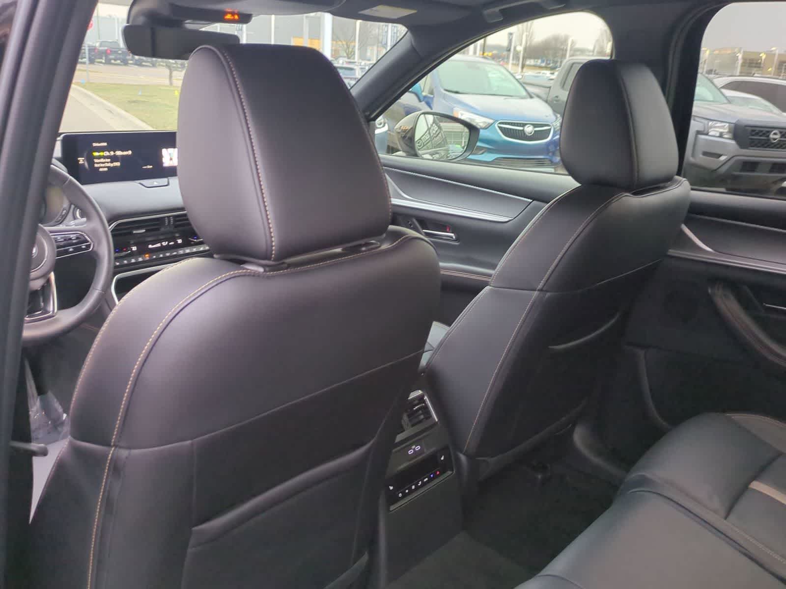 Thumbnail: 2025 Mazda CX-70 - 17