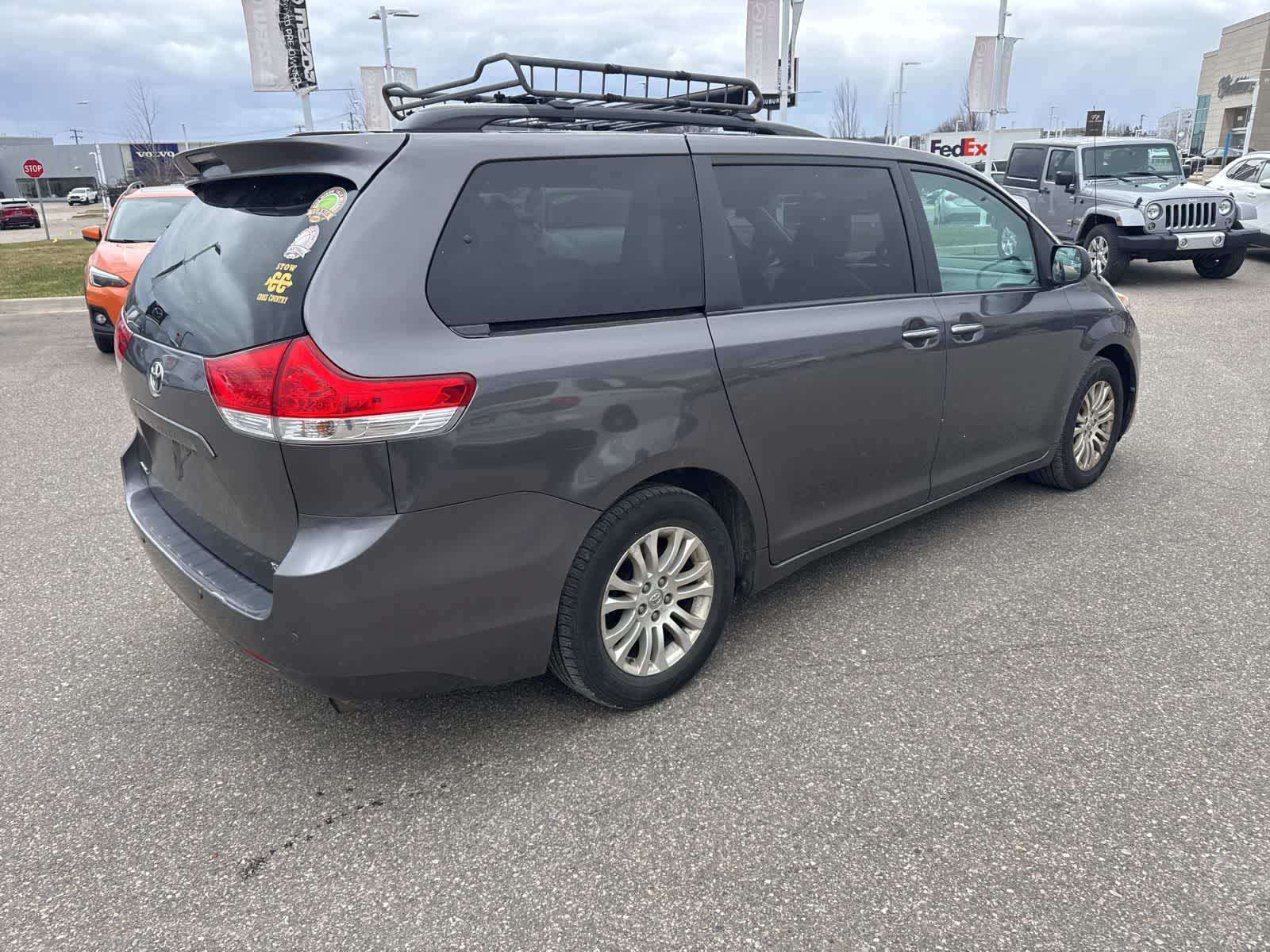 Thumbnail: 2013 Toyota Sienna - 5