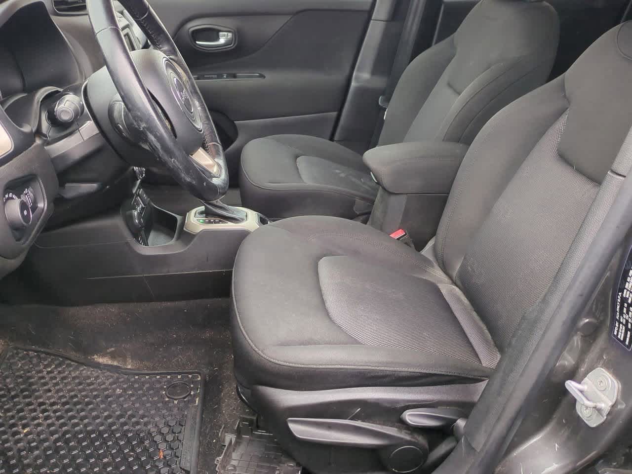 Thumbnail: 2017 Jeep Renegade - 15