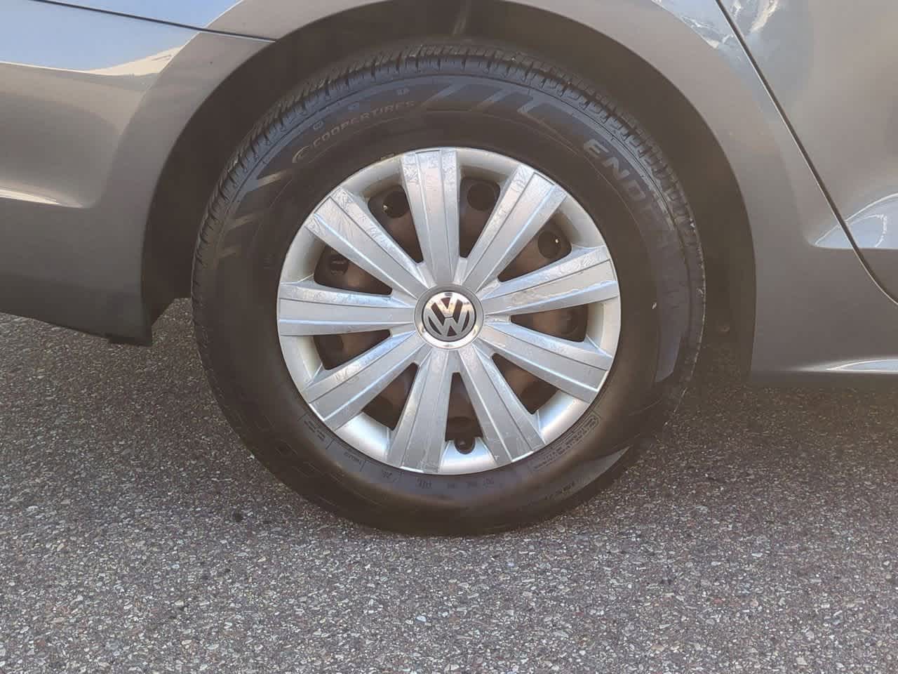 Thumbnail: 2013 Volkswagen Jetta - 12