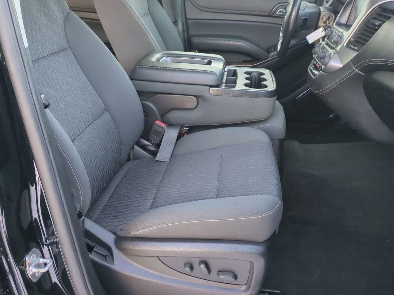 Thumbnail: 2017 Chevrolet Suburban - 21