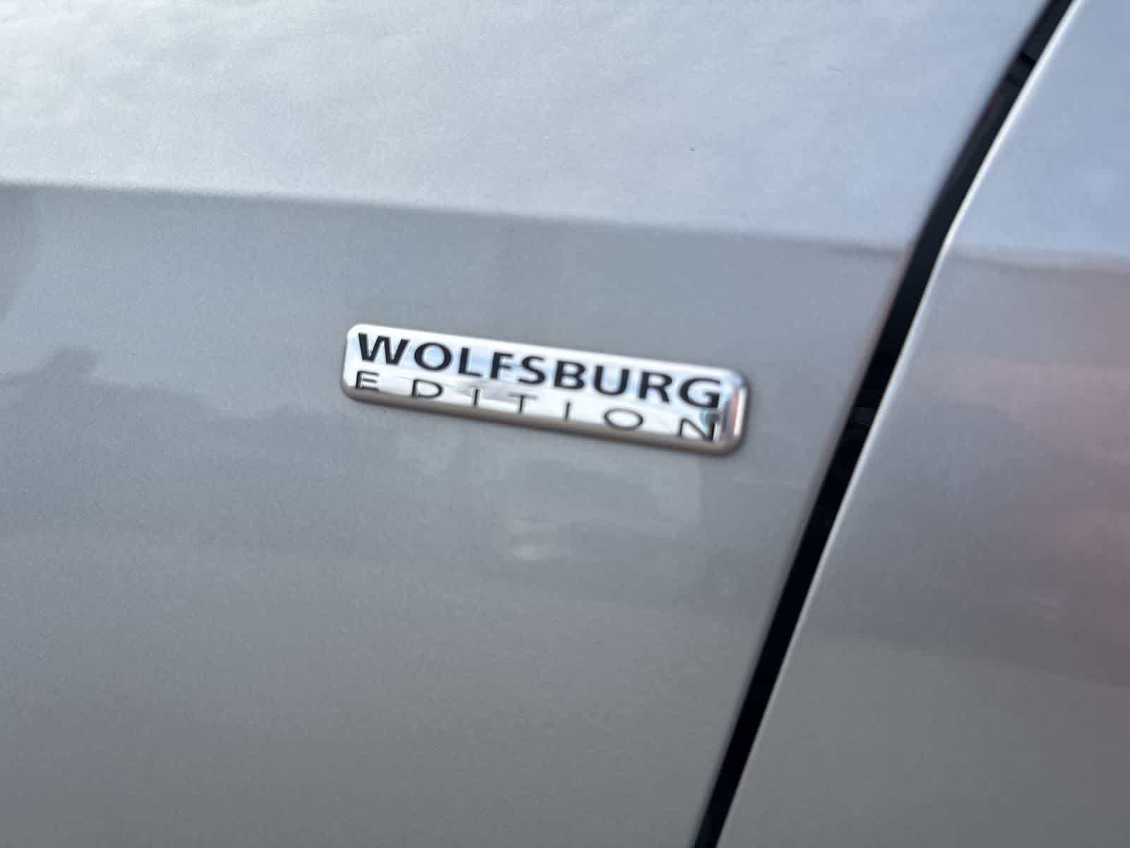 Thumbnail: 2013 Volkswagen Passat - 9