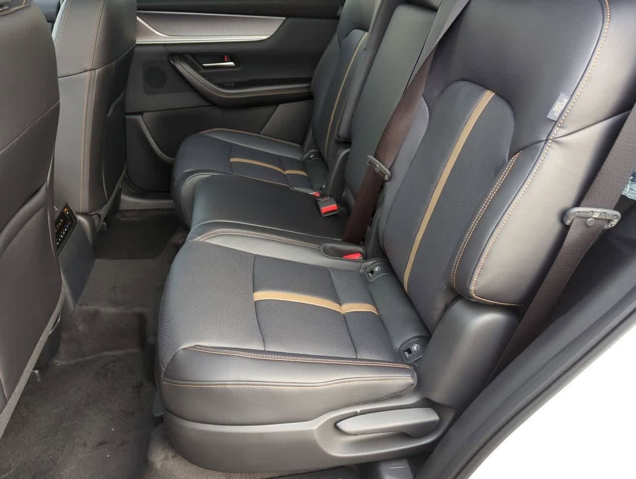 Thumbnail: 2025 Mazda CX-70 - 18