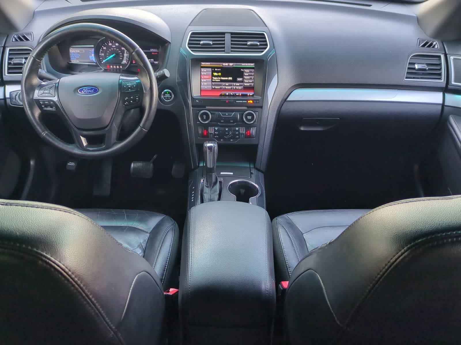 Thumbnail: 2016 Ford Explorer - 15