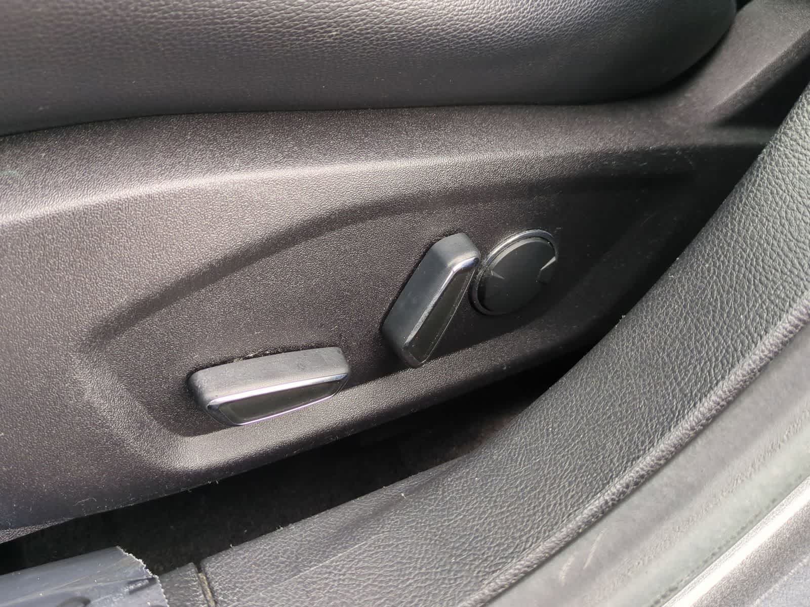 Thumbnail: 2017 Ford Fusion - 16