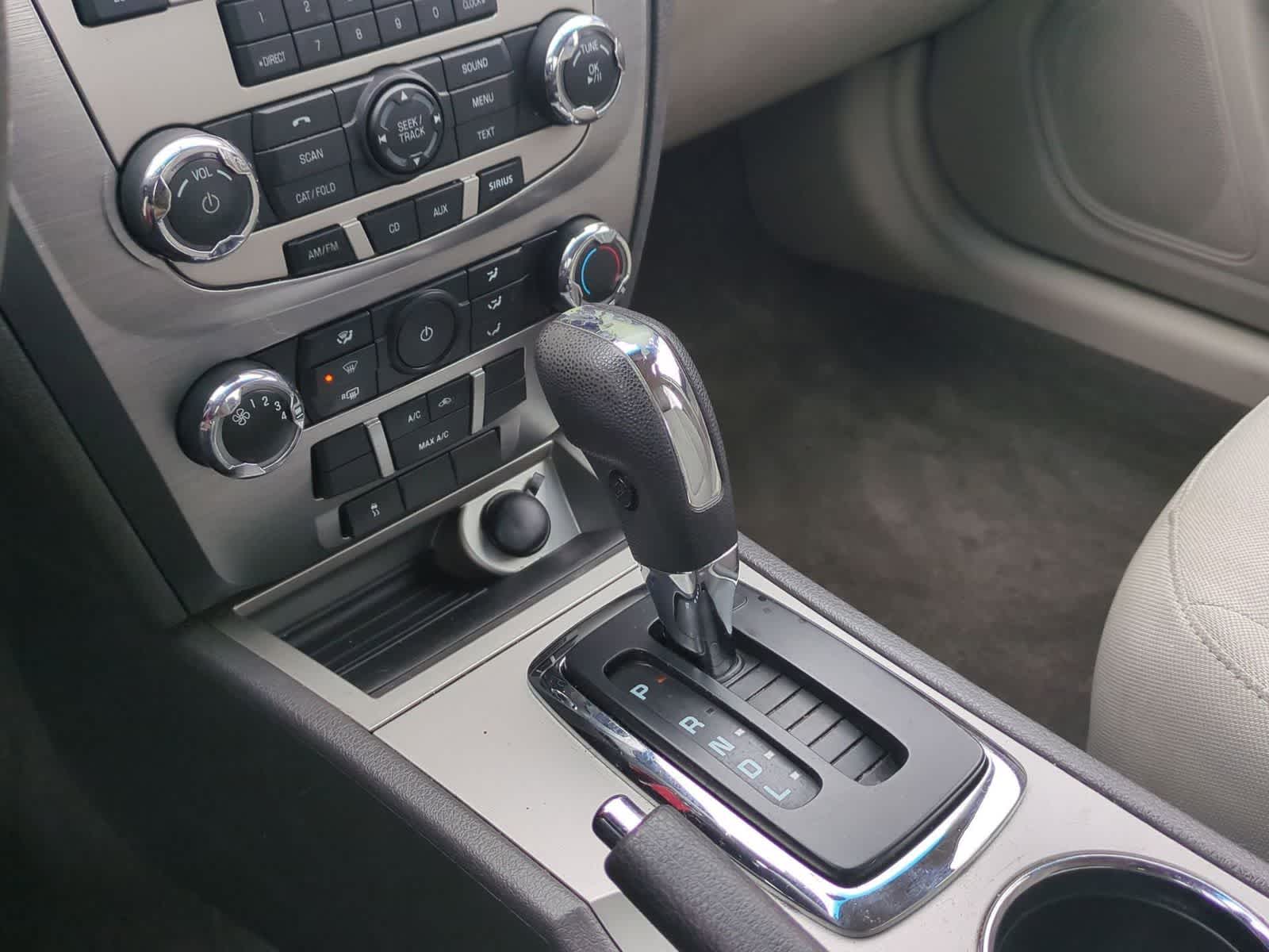 Thumbnail: 2010 Ford Fusion - 29