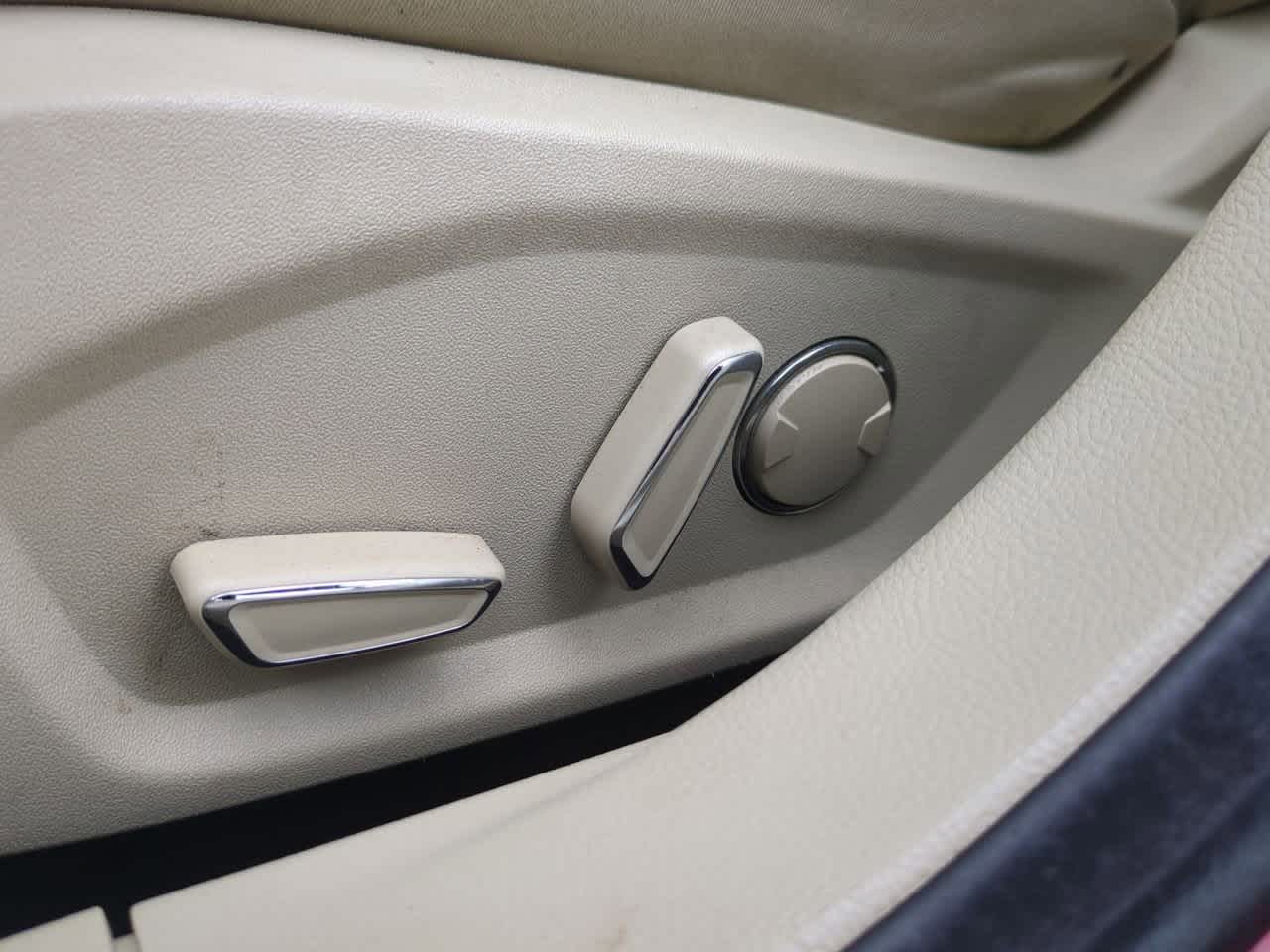 Thumbnail: 2014 Ford Fusion - 16