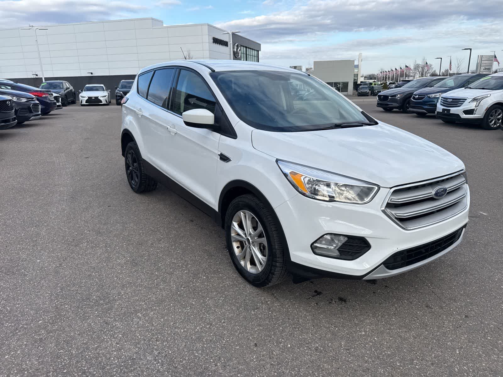 Thumbnail: 2019 Ford Escape - 3