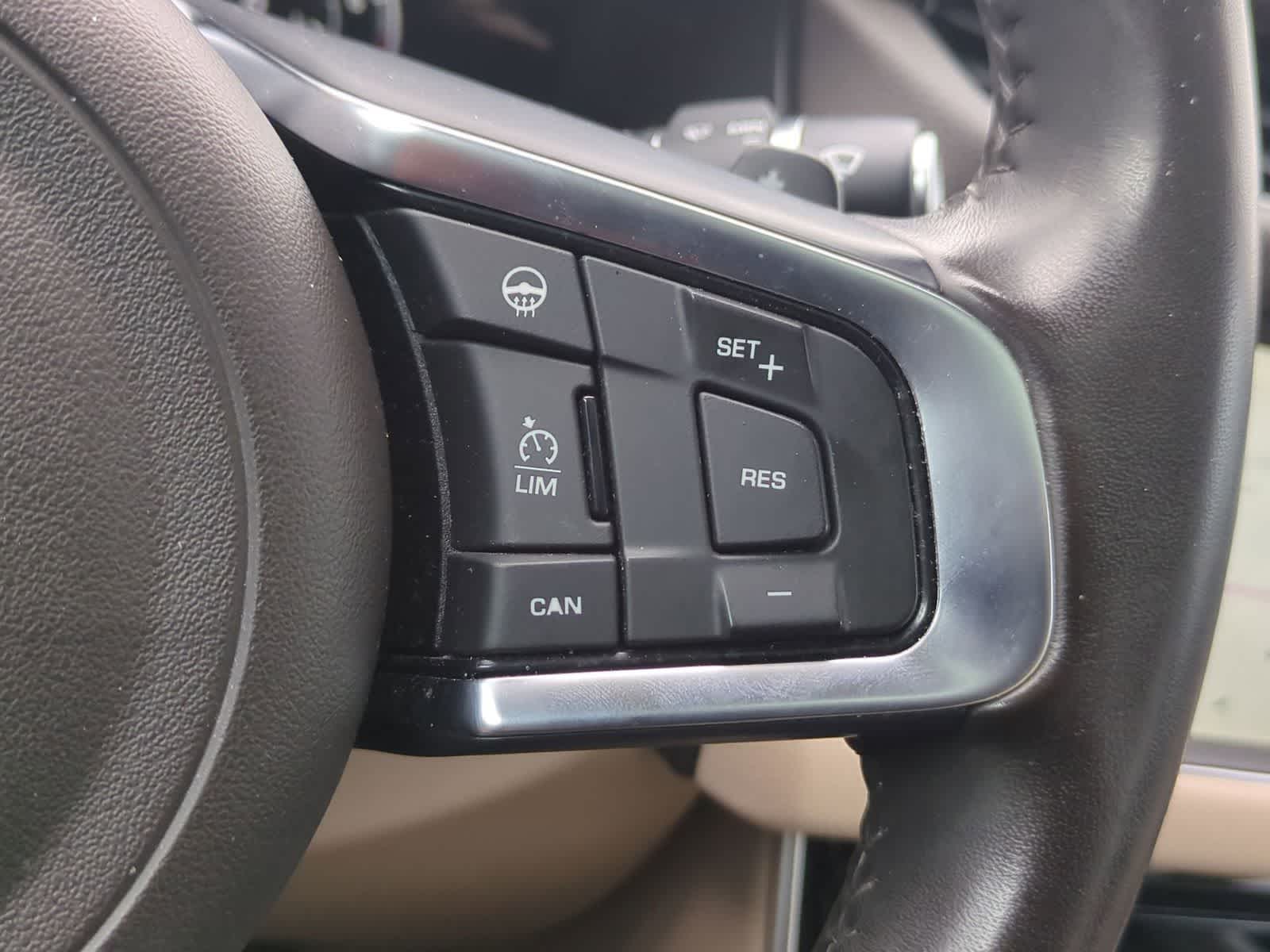 Thumbnail: 2020 Jaguar XF - 25