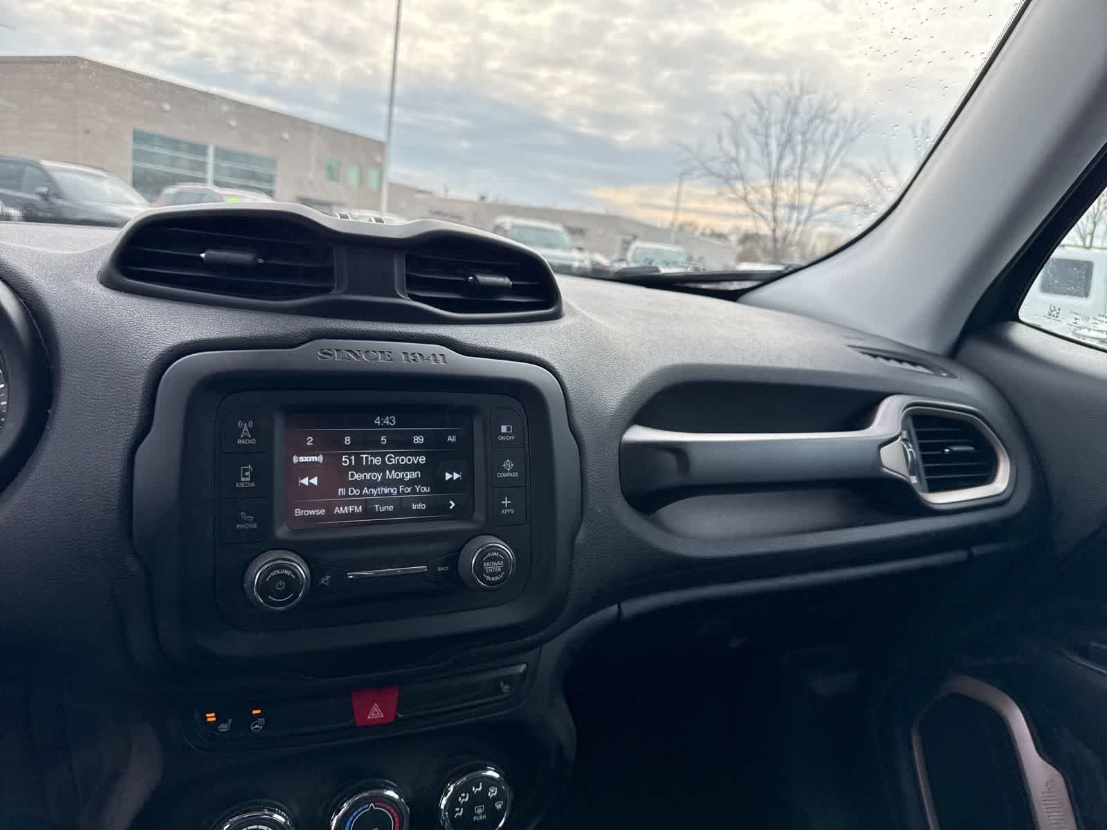 Thumbnail: 2017 Jeep Renegade - 20