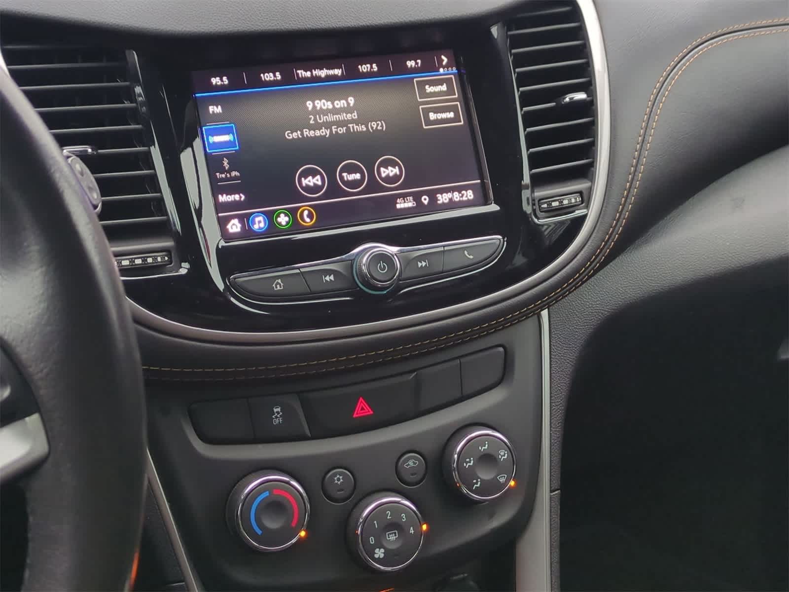 Thumbnail: 2022 Chevrolet Trax - 26