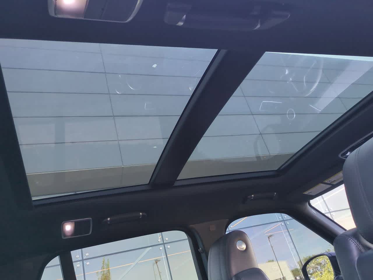 Thumbnail: 2013 Land Rover Range Rover - 21