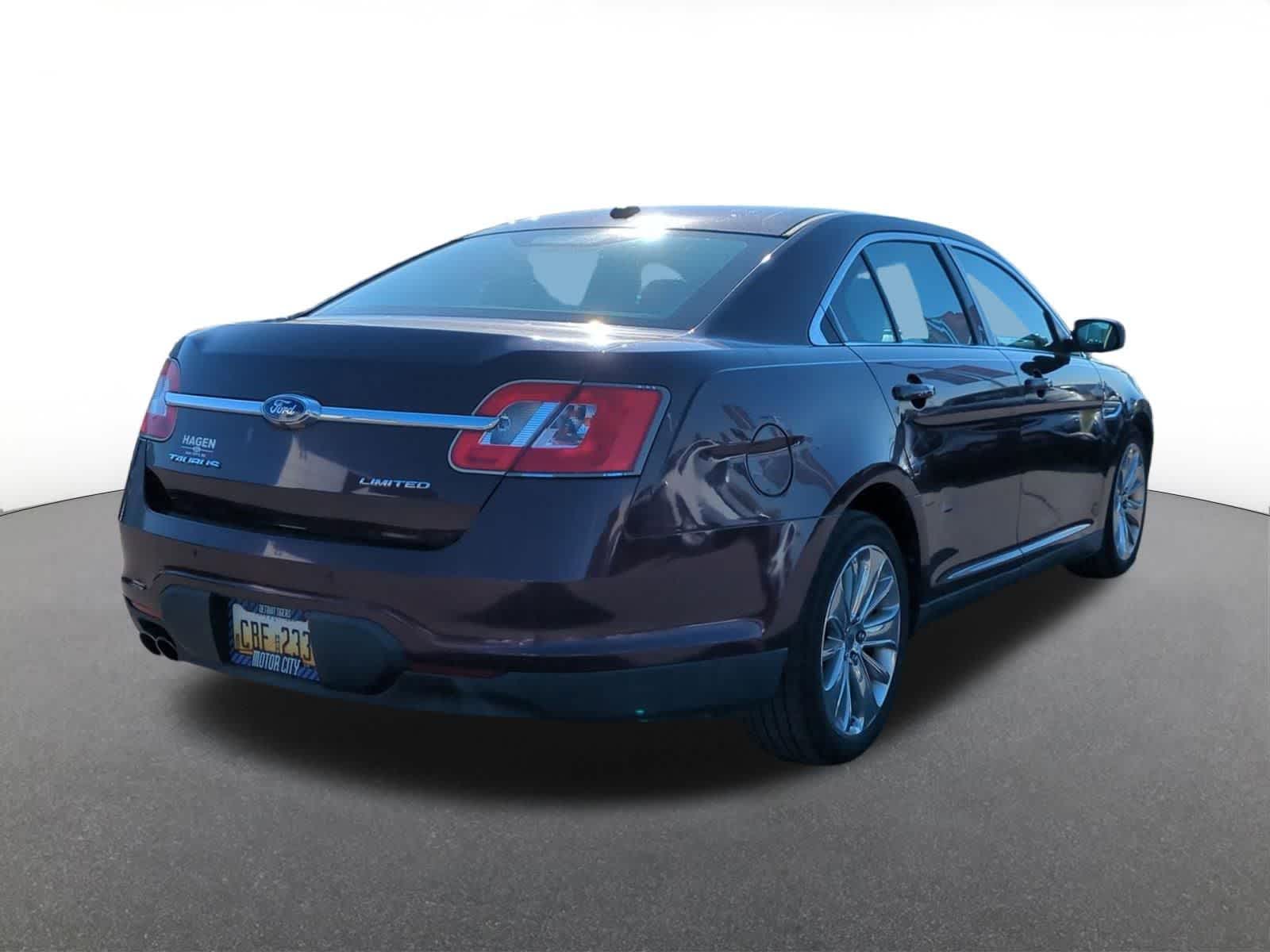 Thumbnail: 2011 Ford Taurus - 6
