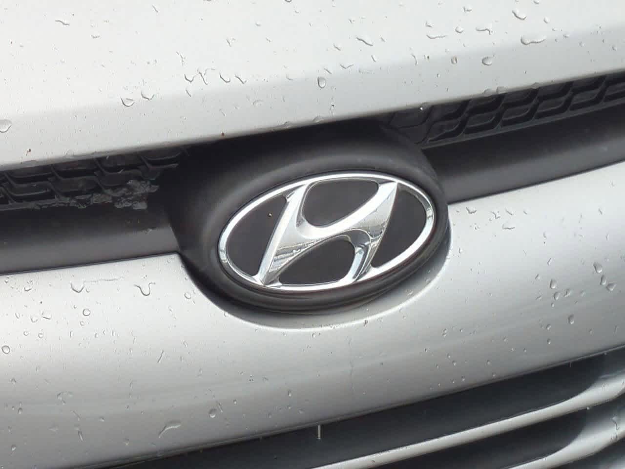 Thumbnail: 2012 Hyundai Tucson - 11