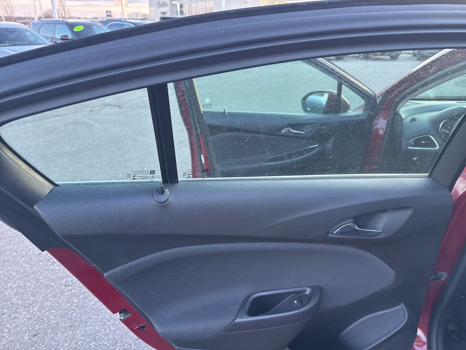 Thumbnail: 2017 Chevrolet Cruze - 18