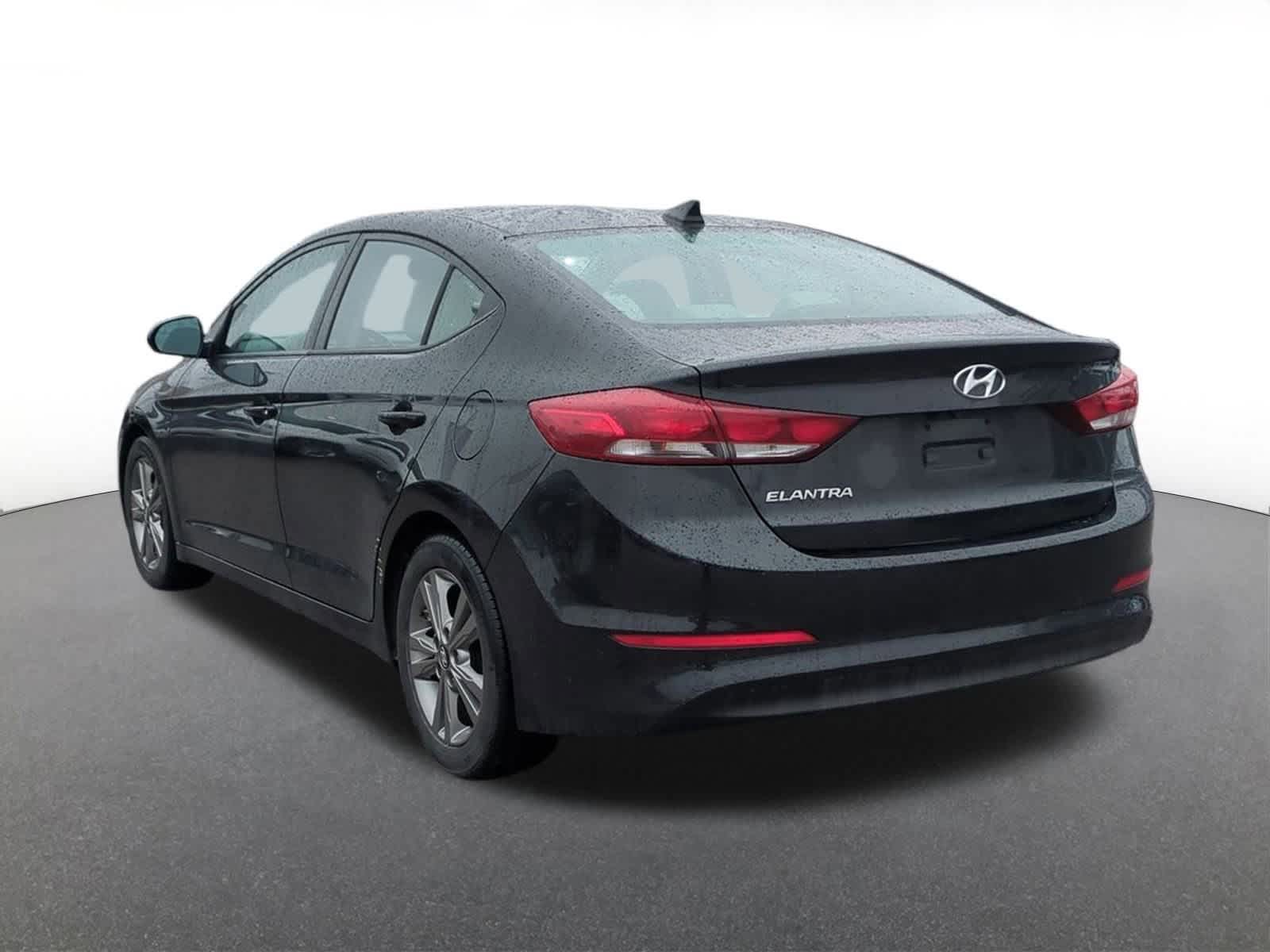 Thumbnail: 2017 Hyundai Elantra - 4