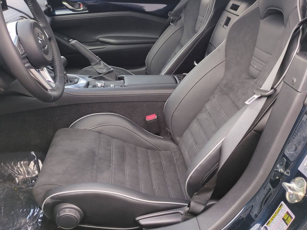 Thumbnail: 2025 Mazda MX-5 Miata - 15