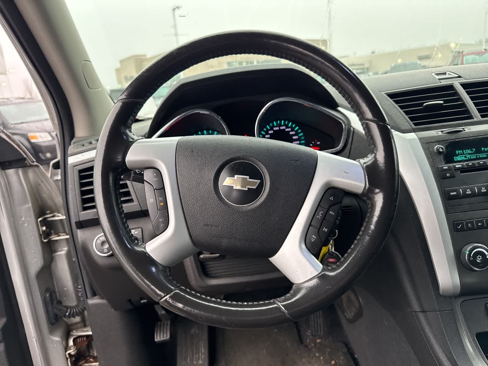 Thumbnail: 2010 Chevrolet Traverse - 18