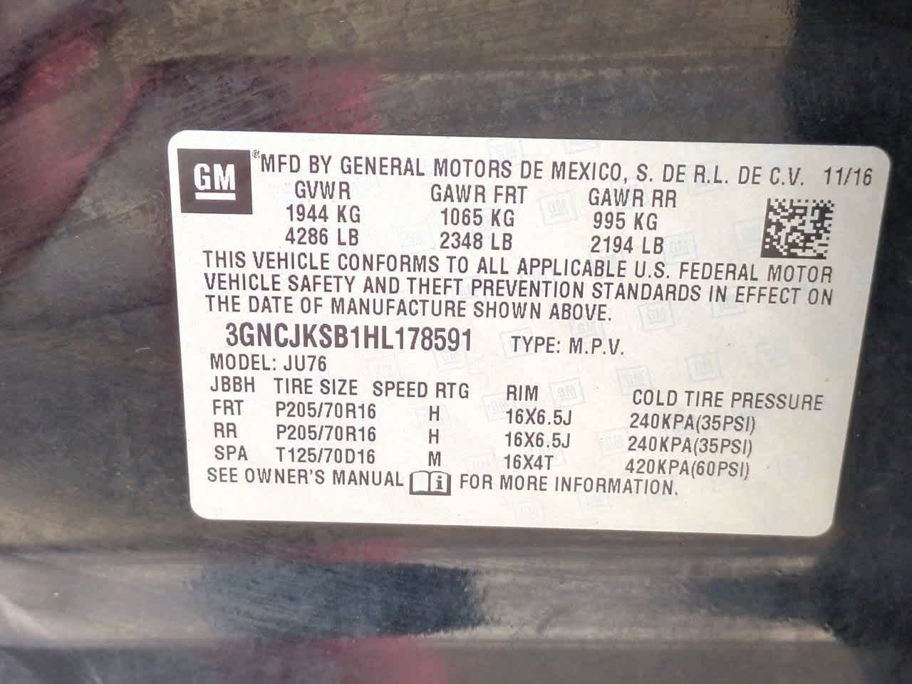 Thumbnail: 2017 Chevrolet Trax - 33