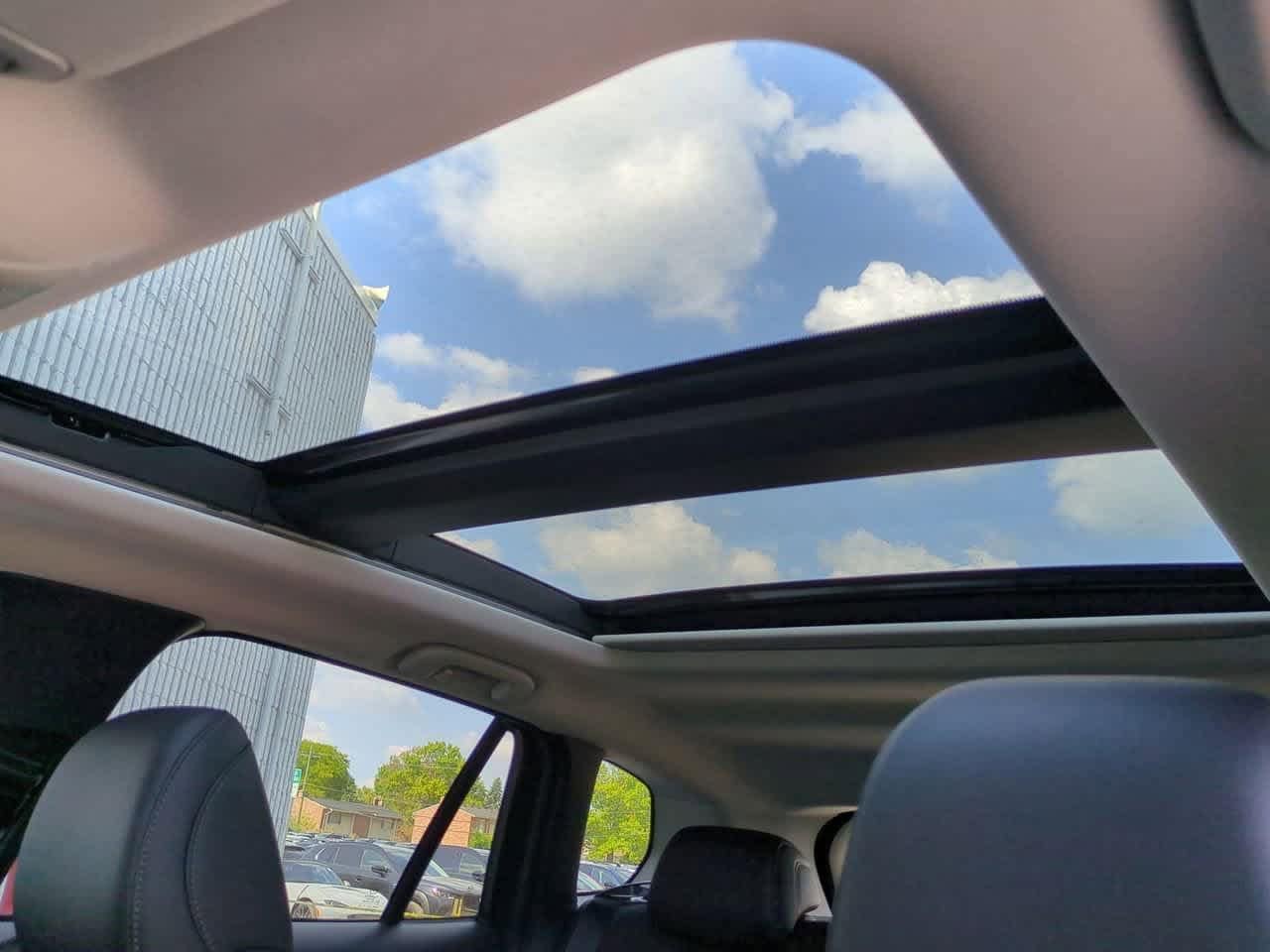 Thumbnail: 2025 Mazda CX-50 - 17