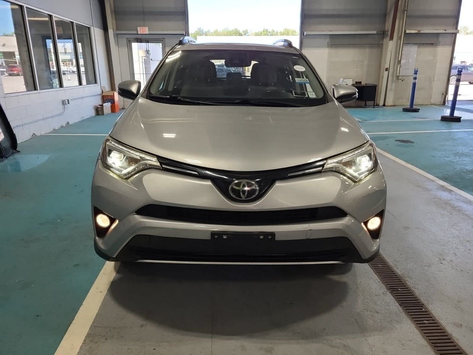 Thumbnail: 2017 Toyota RAV4 - 7
