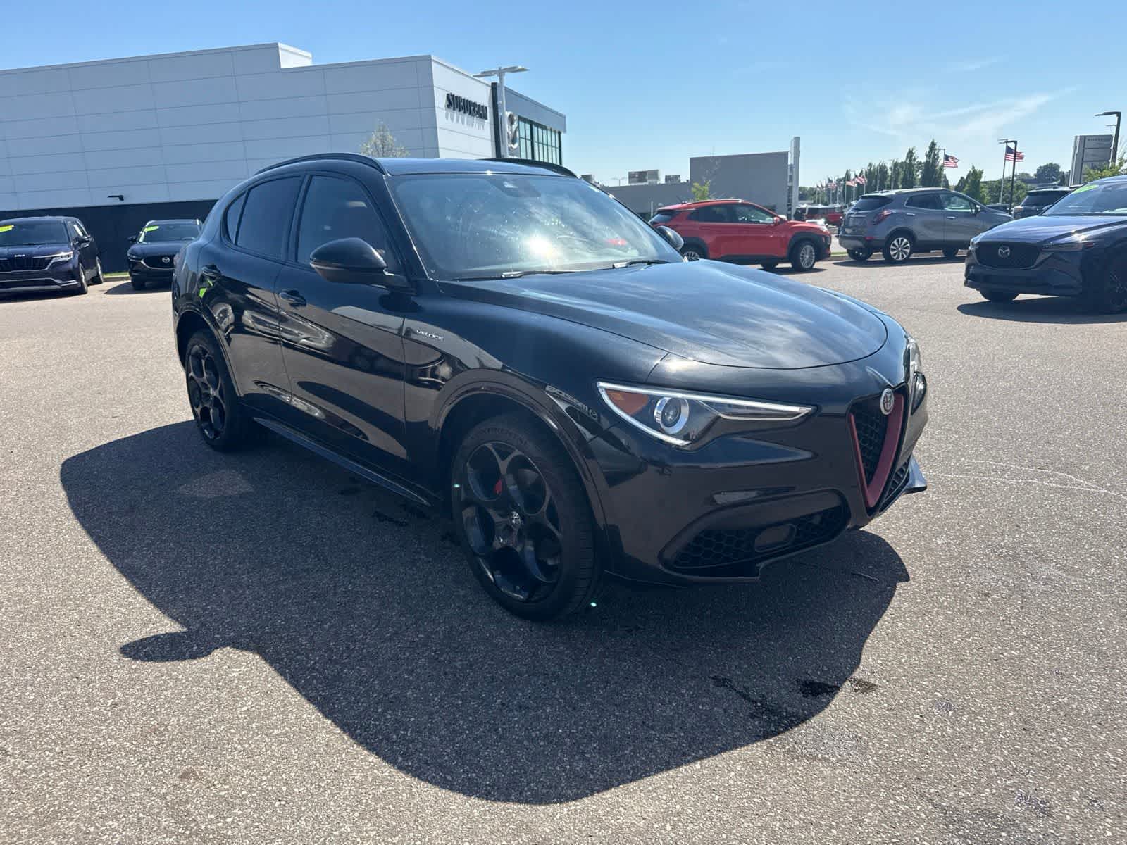 Thumbnail: 2023 Alfa Romeo Stelvio - 2