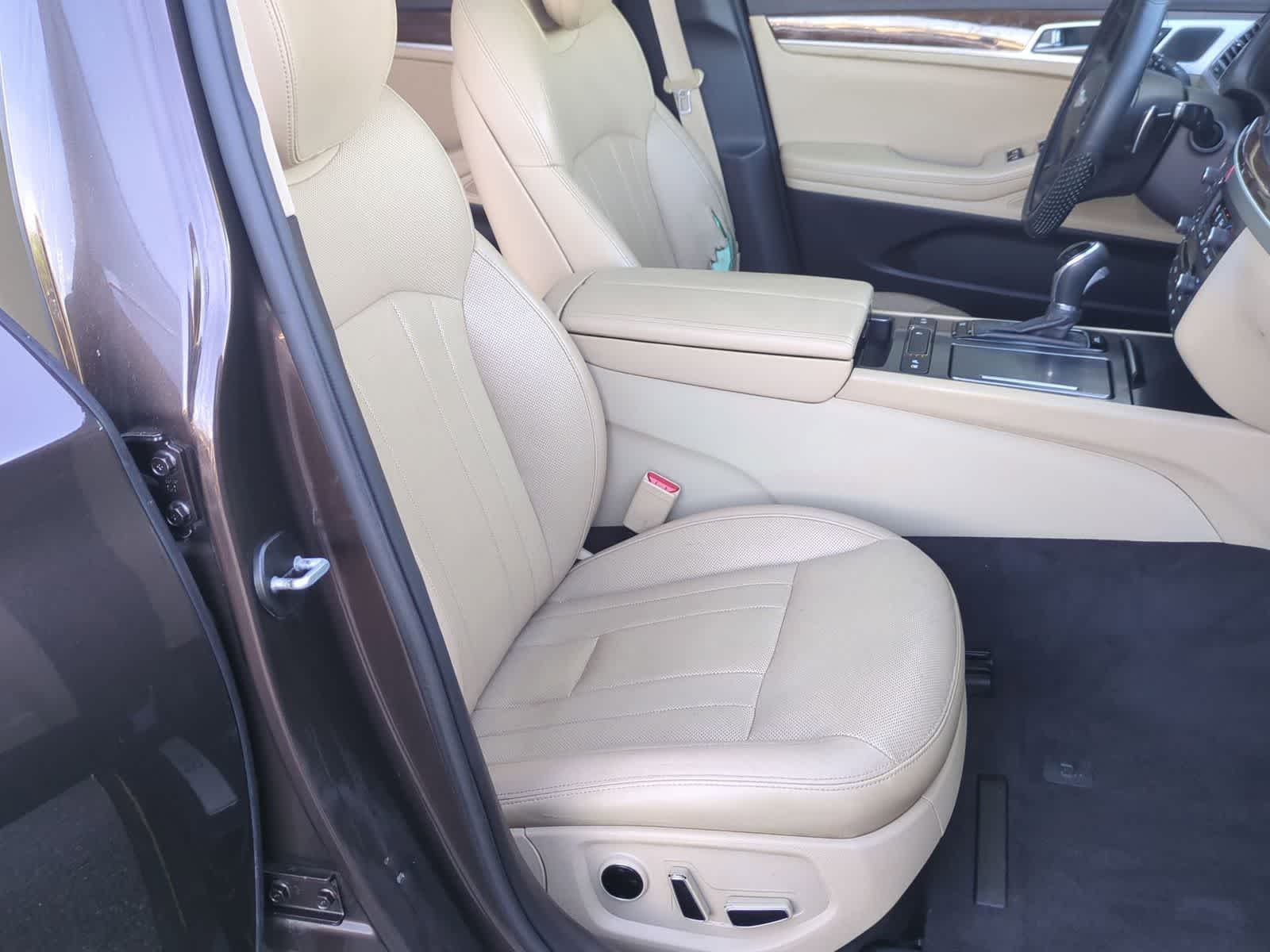 Thumbnail: 2015 Hyundai Genesis - 23