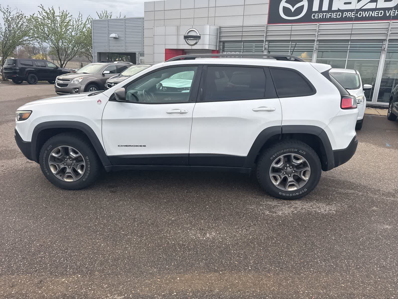 Thumbnail: 2019 Jeep Cherokee - 7