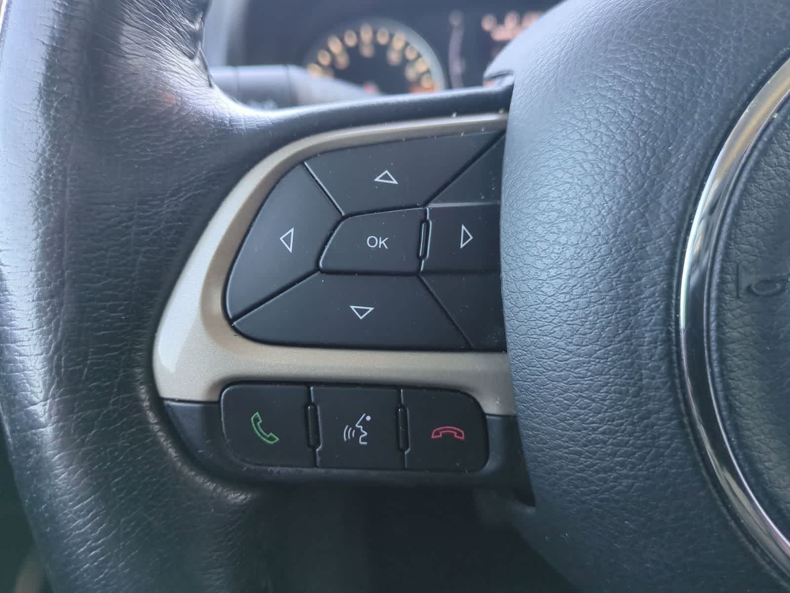 Thumbnail: 2017 Jeep Renegade - 23