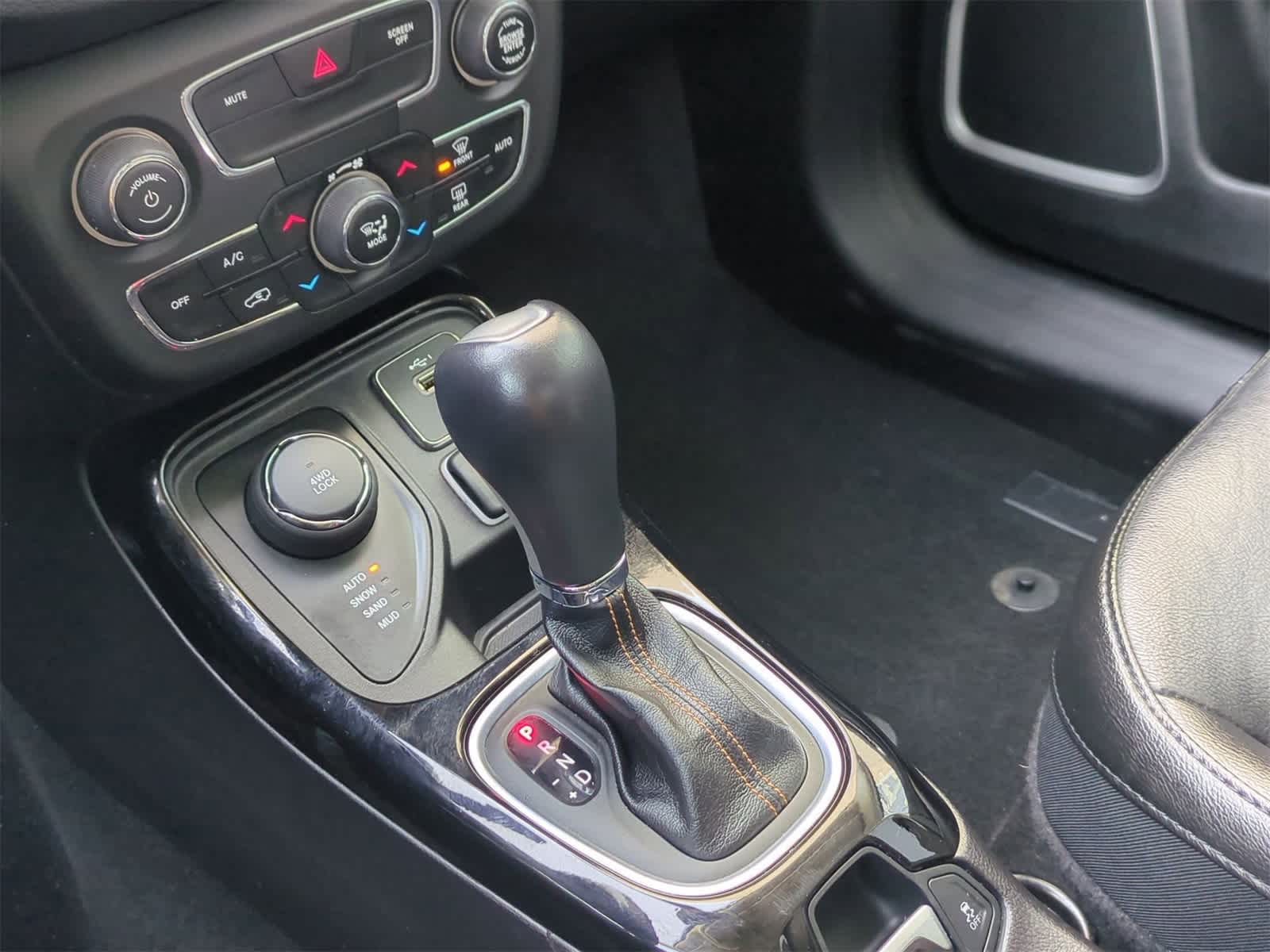 Thumbnail: 2020 Jeep Compass - 29