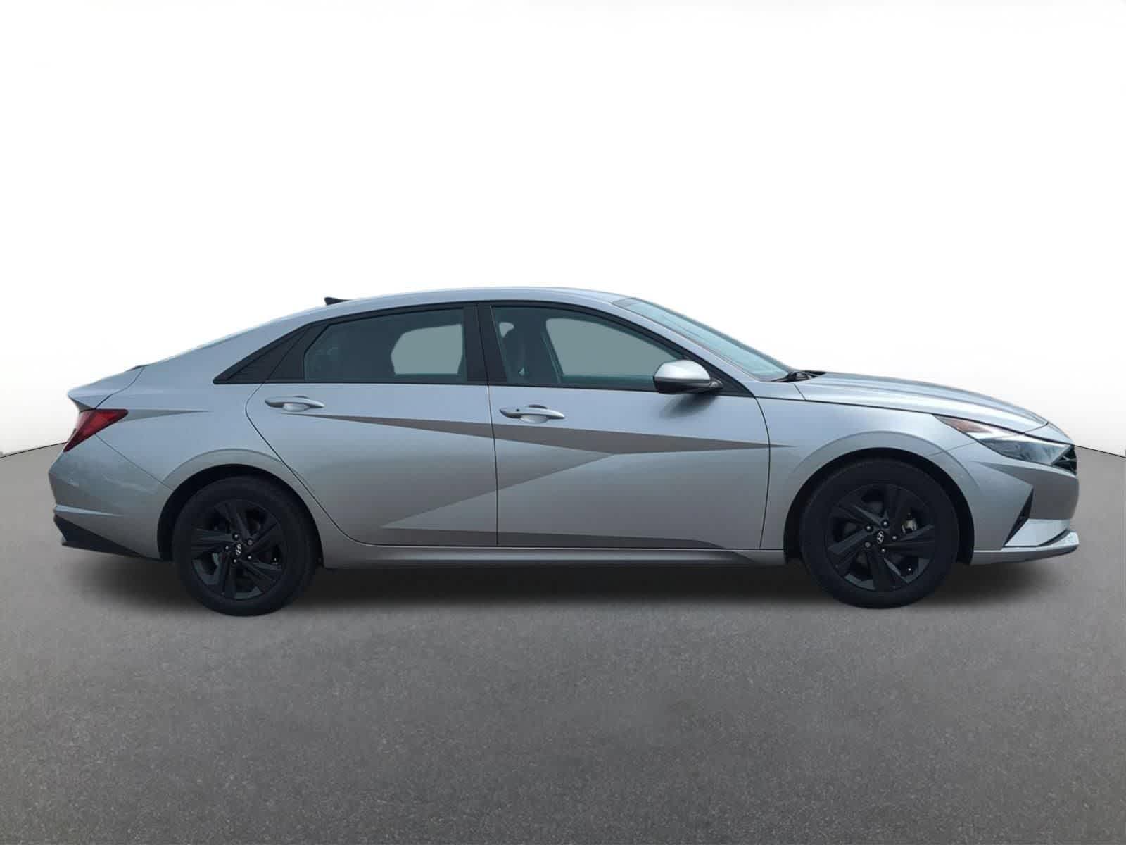 Thumbnail: 2022 Hyundai Elantra - 7