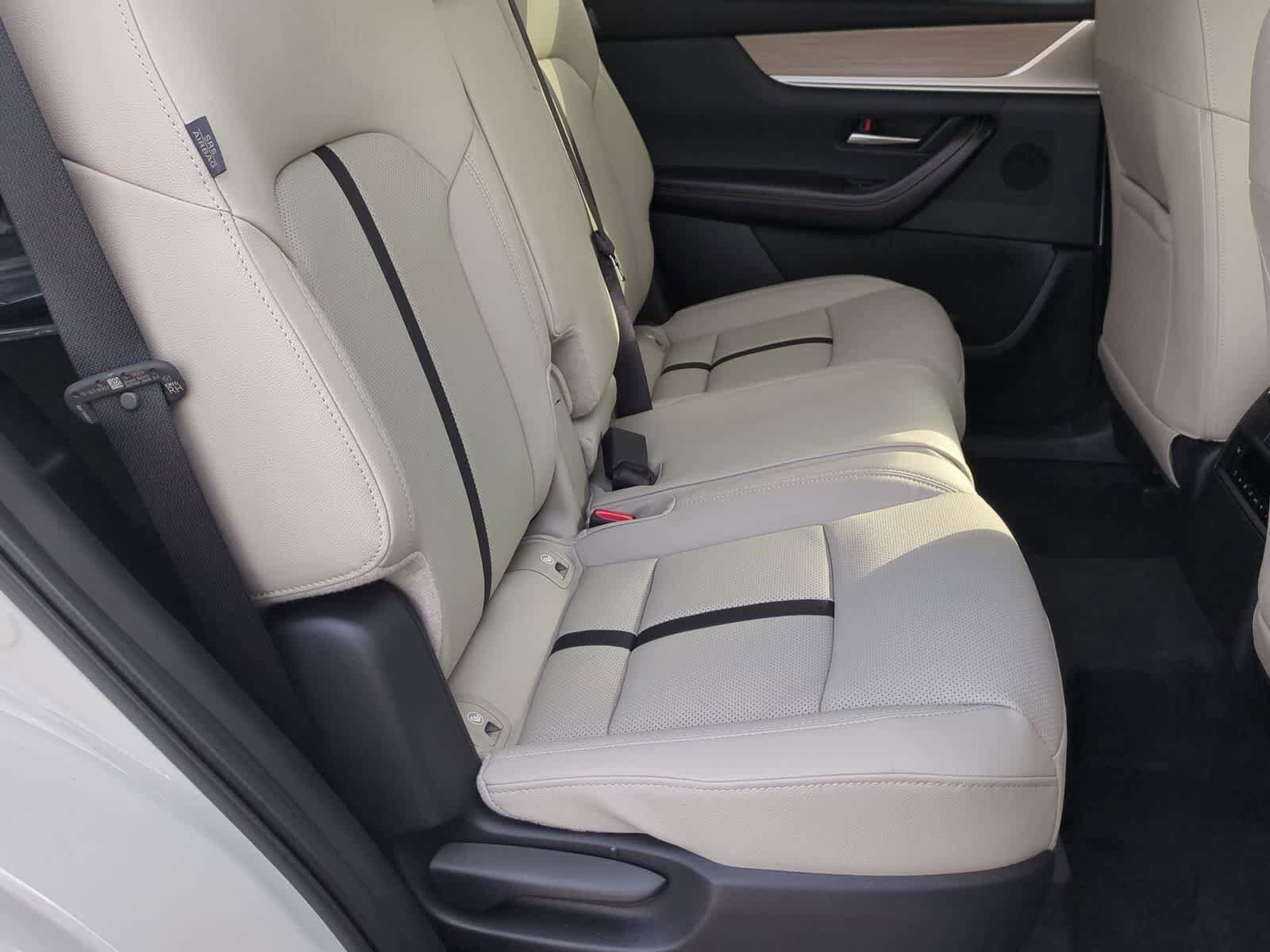 Thumbnail: 2026 Mazda CX-70 - 19