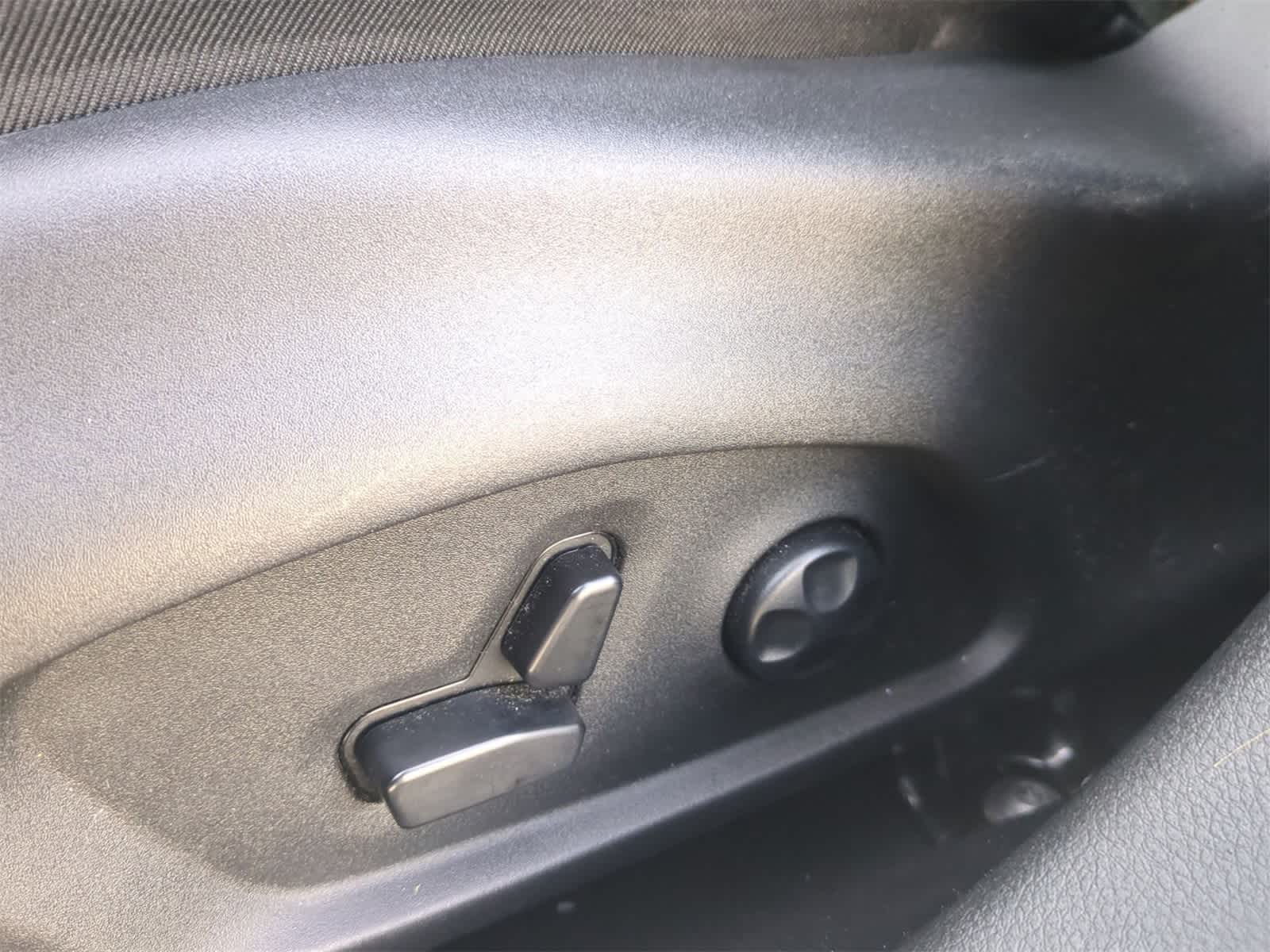 Thumbnail: 2020 Jeep Compass - 16