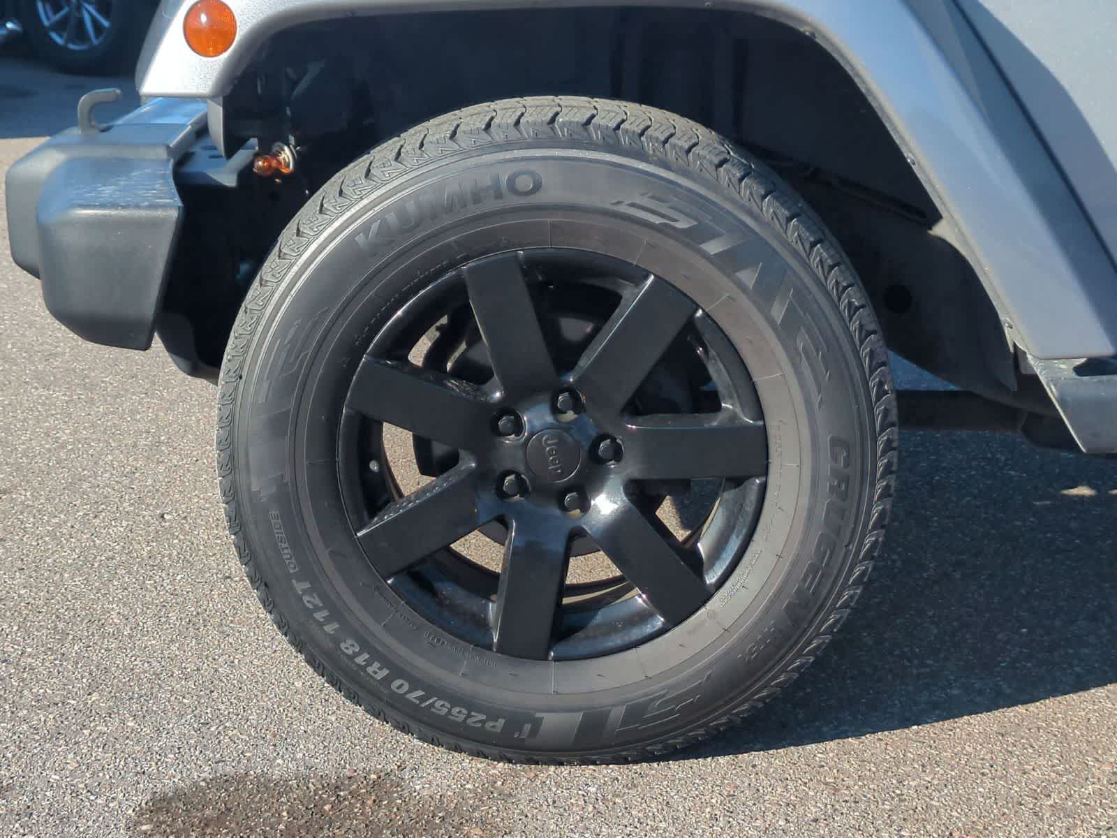 Thumbnail: 2017 Jeep Wrangler - 13