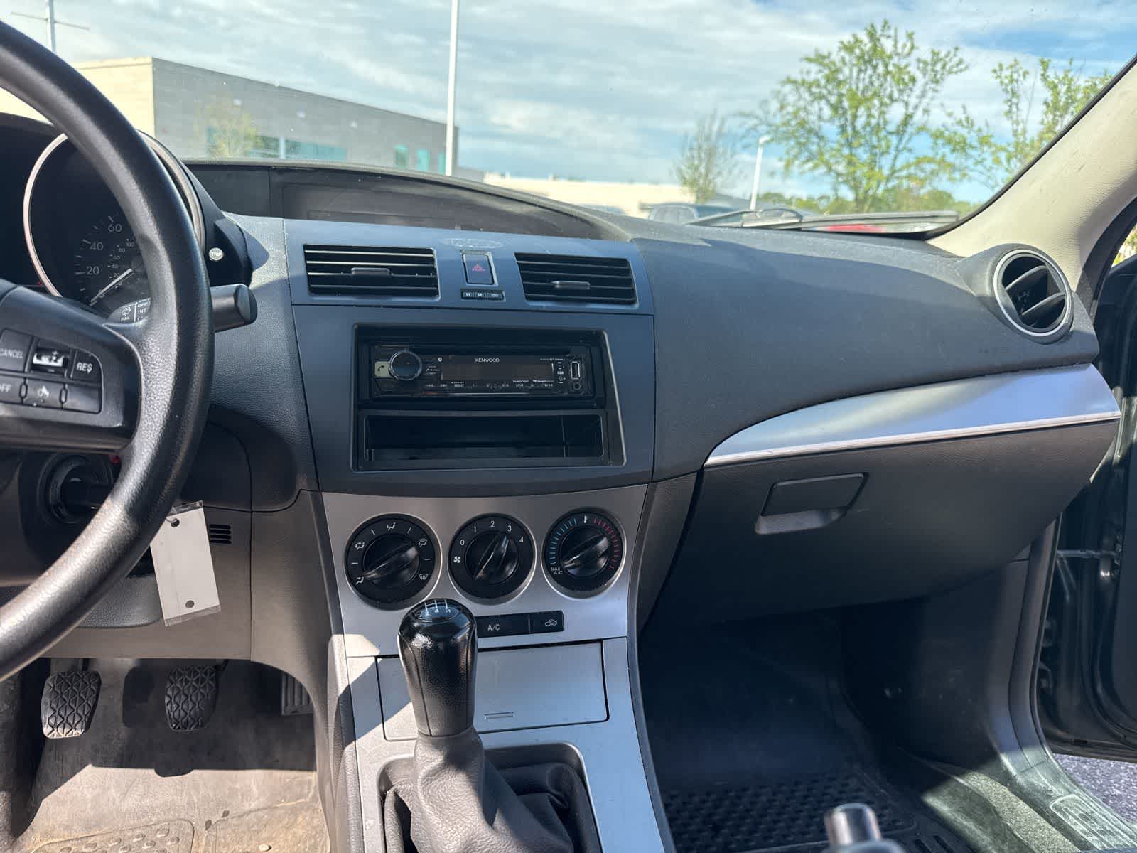 Thumbnail: 2011 Mazda Mazda3 - 20