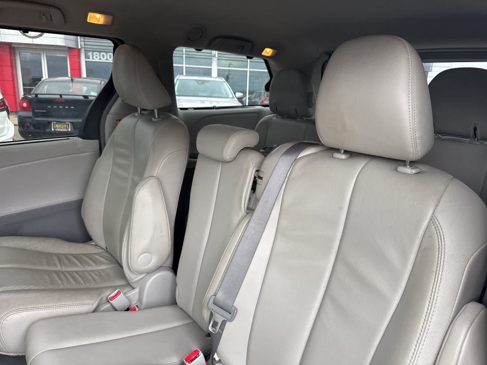 Thumbnail: 2013 Toyota Sienna - 21