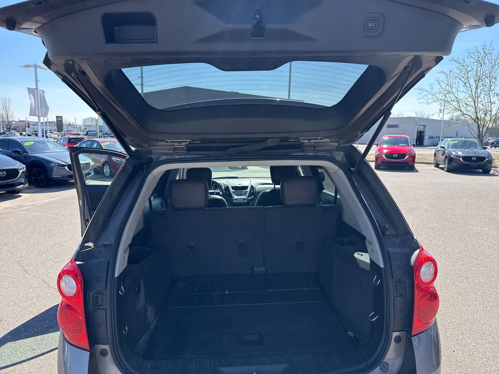 Thumbnail: 2011 Chevrolet Equinox - 23