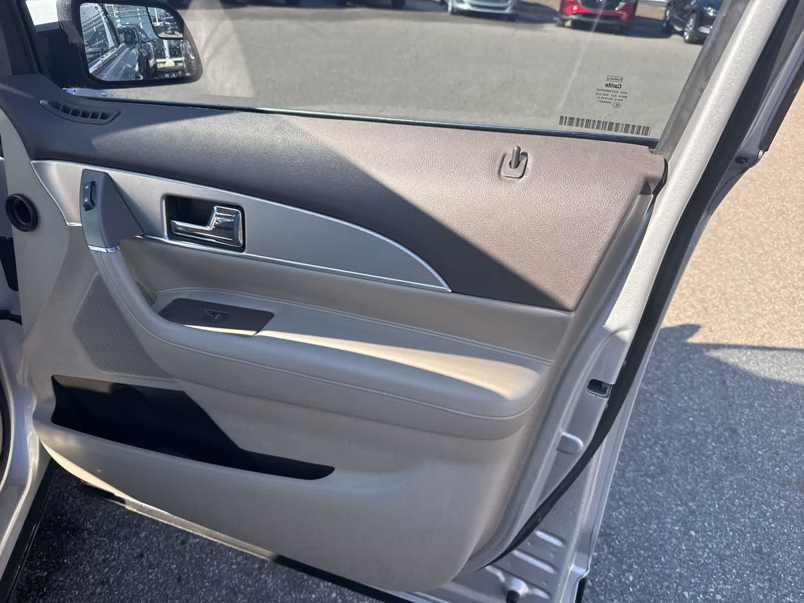 Thumbnail: 2011 Lincoln MKX - 25