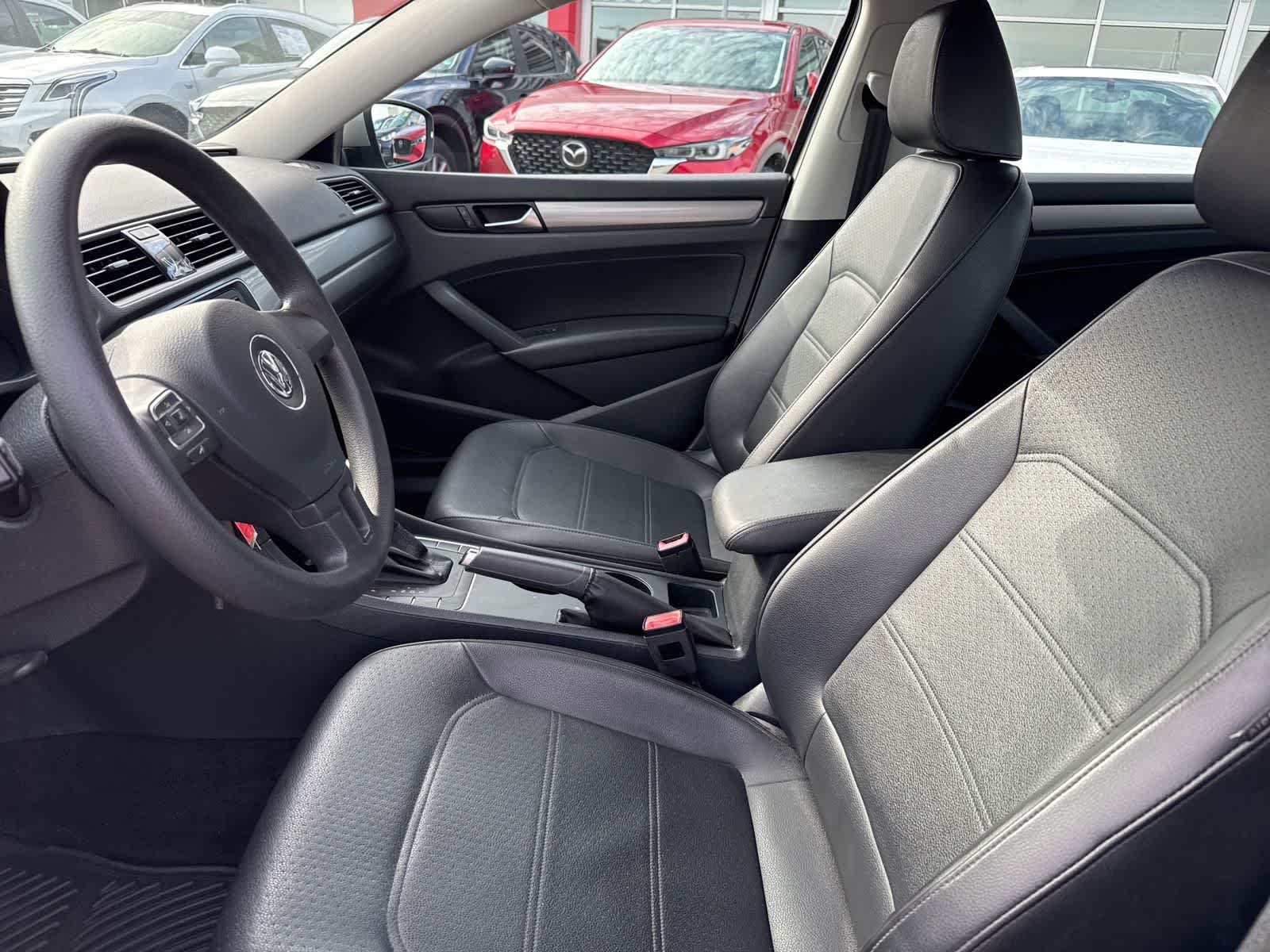 Thumbnail: 2013 Volkswagen Passat - 15