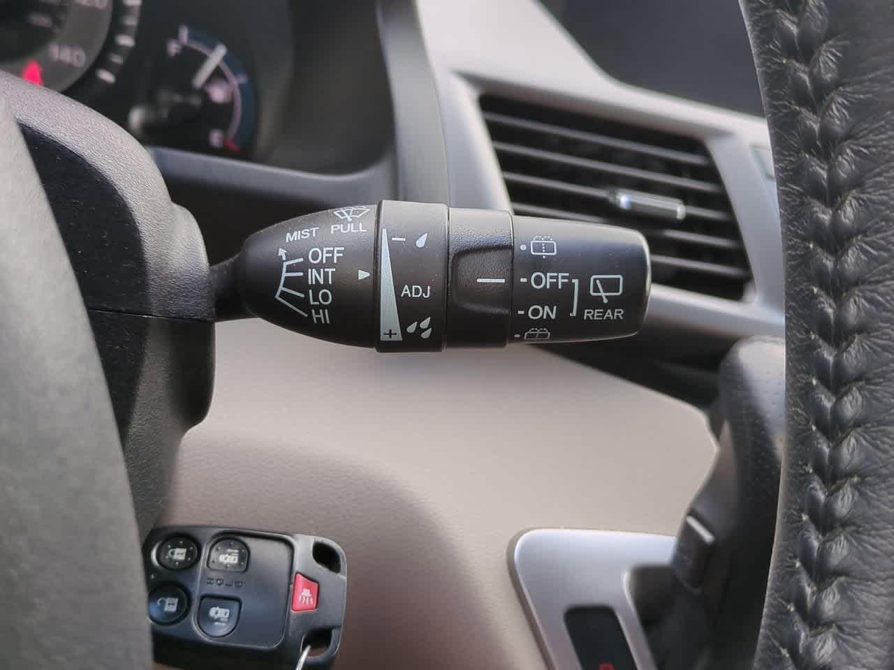 Thumbnail: 2011 Honda Odyssey - 26