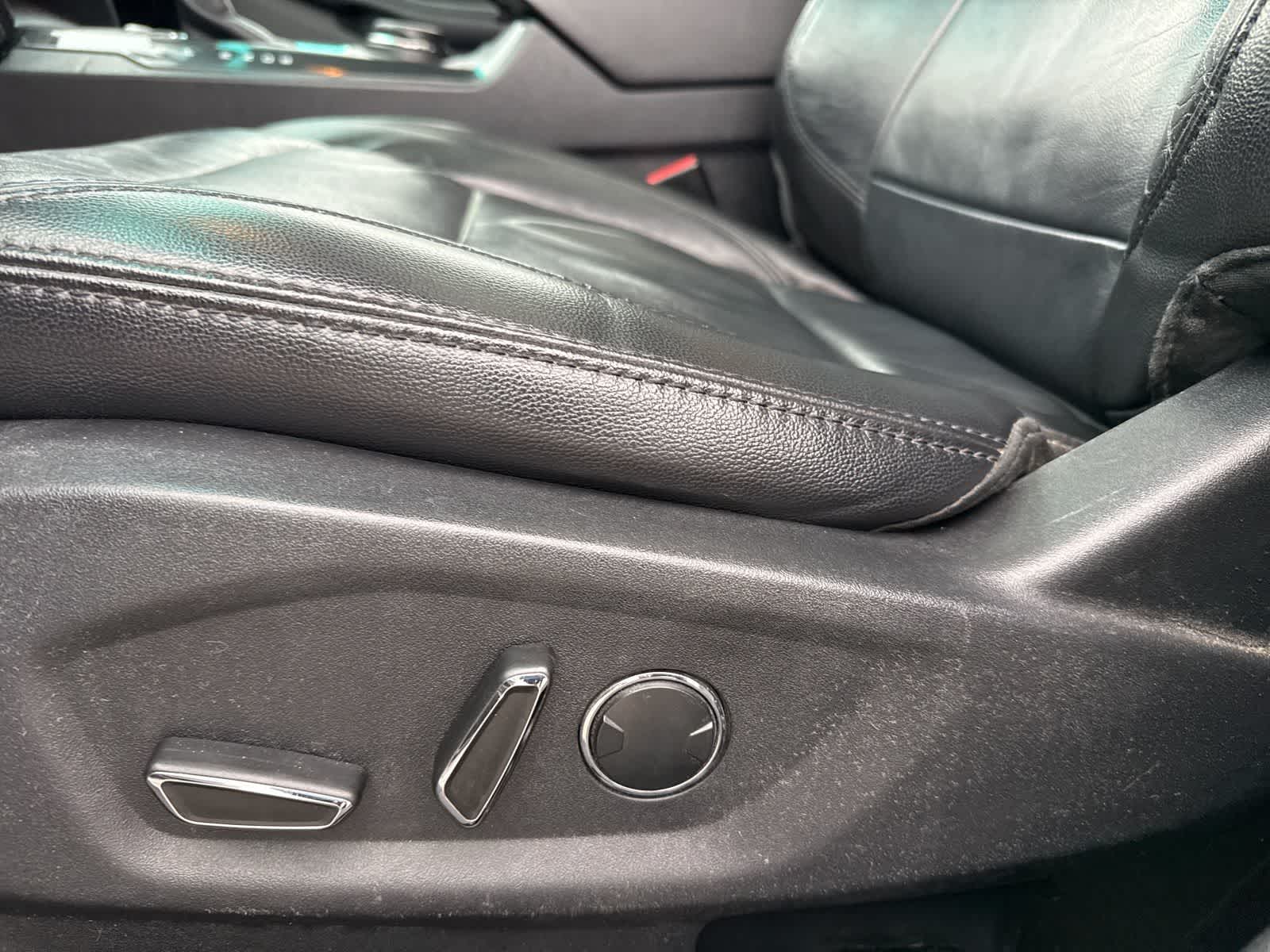 Thumbnail: 2016 Ford Explorer - 16