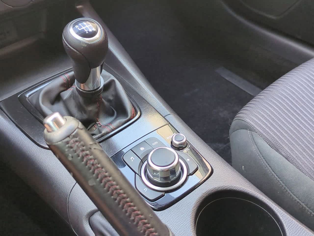 Thumbnail: 2015 Mazda Mazda3 - 28