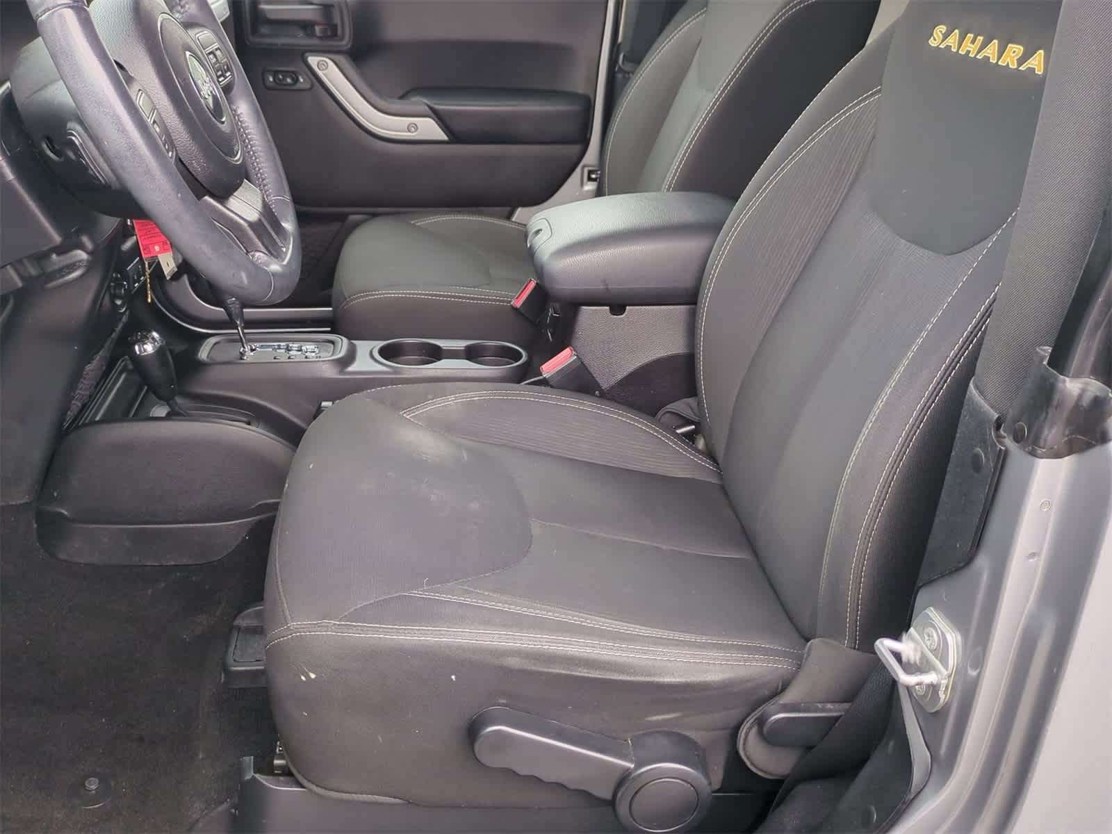 Thumbnail: 2015 Jeep Wrangler - 15