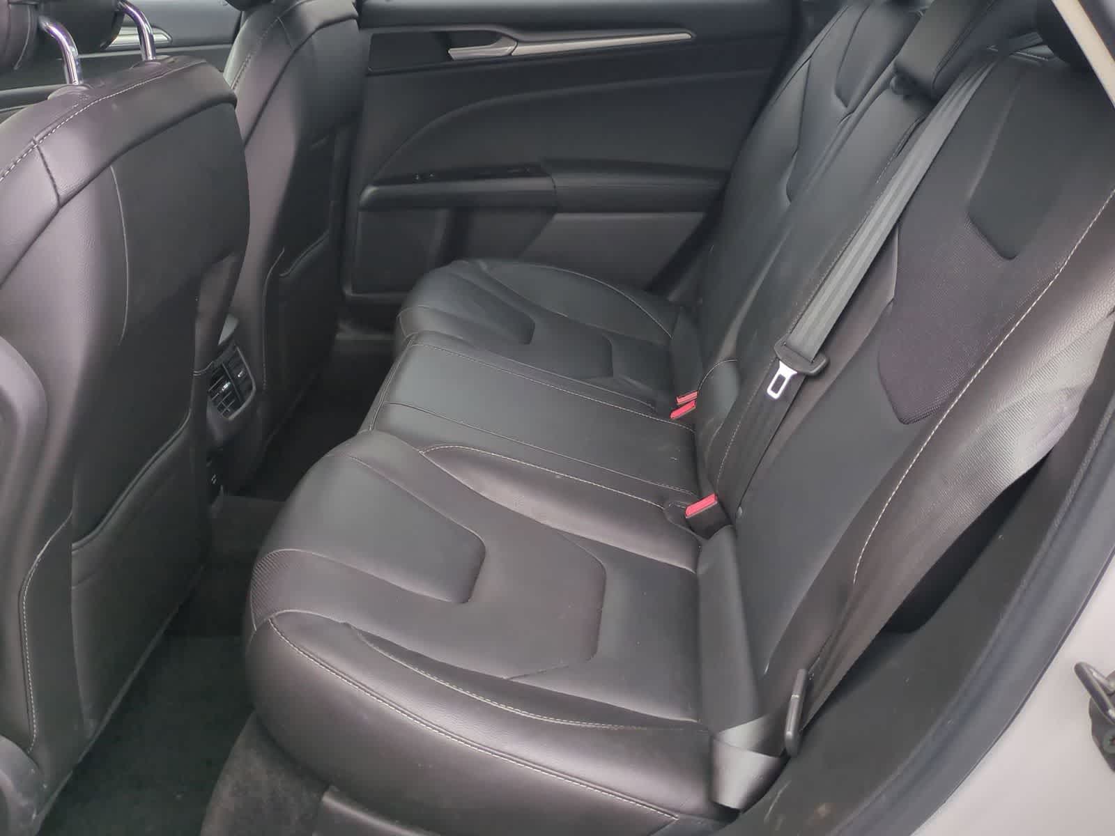 Thumbnail: 2013 Ford Fusion - 19