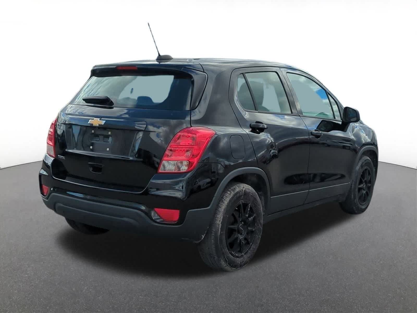 Thumbnail: 2017 Chevrolet Trax - 6