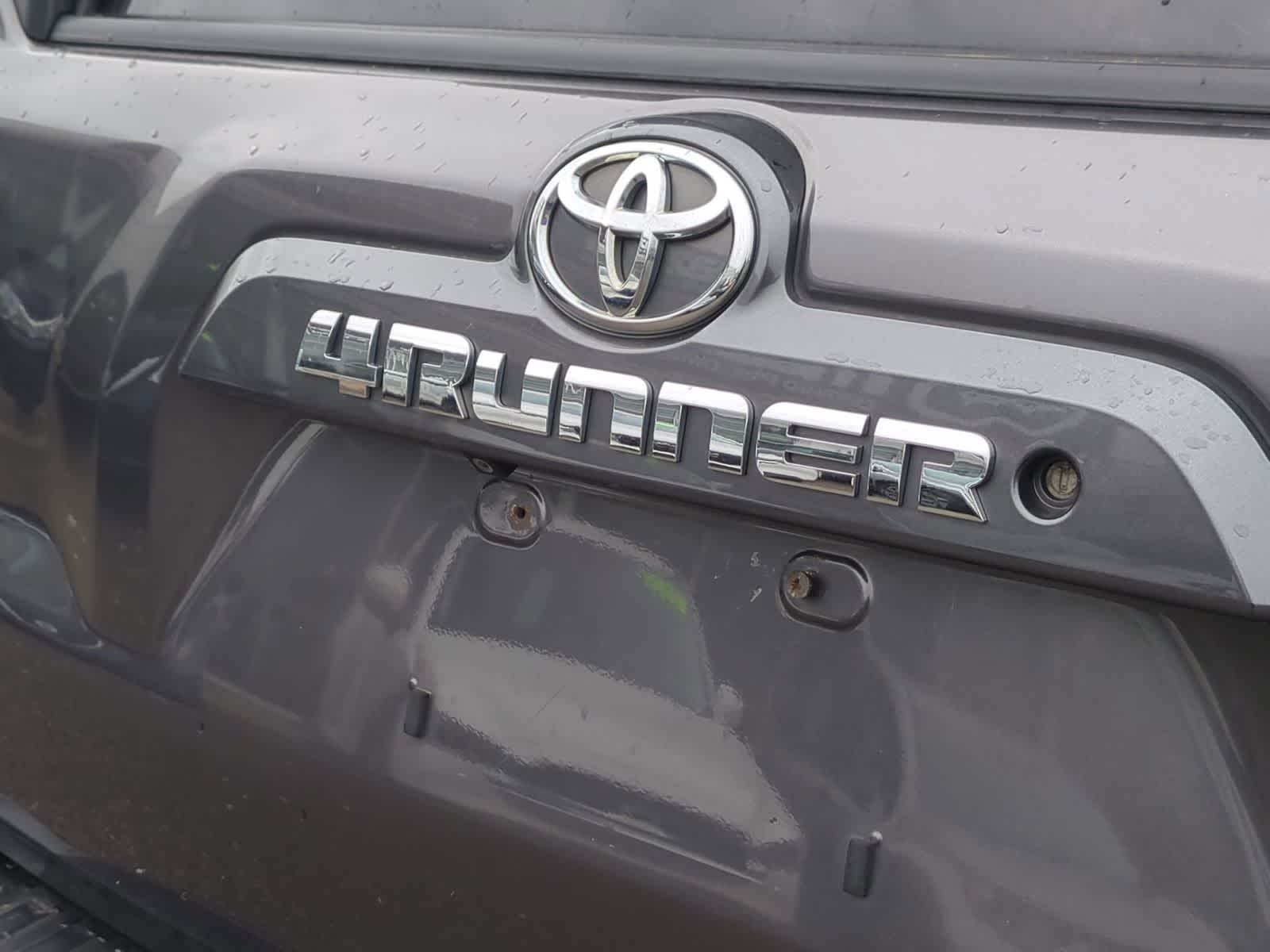 Thumbnail: 2014 Toyota 4Runner - 12